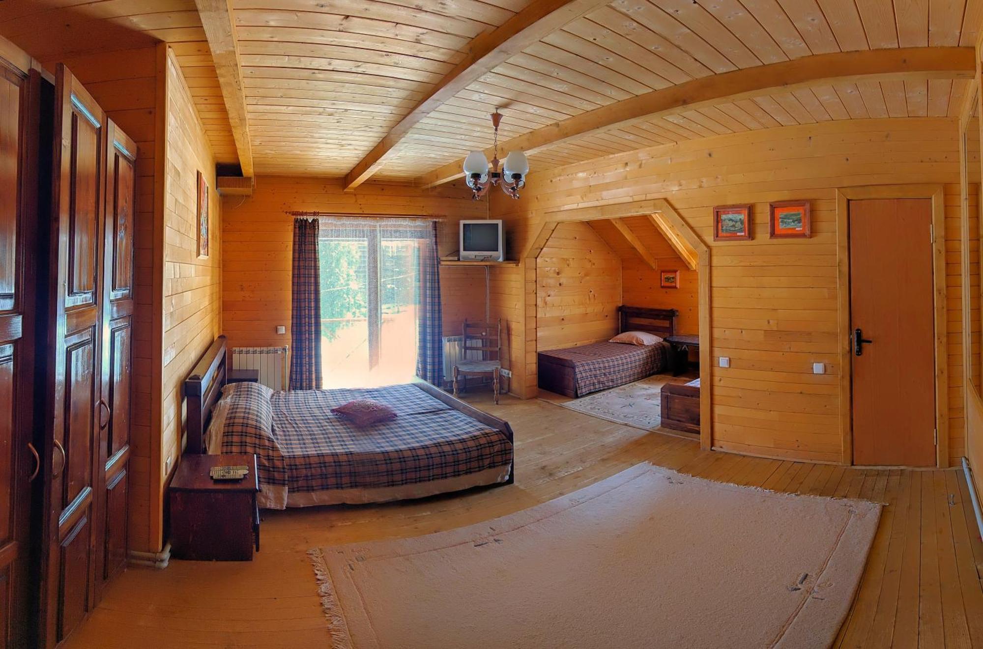 12 Months Estate Guest House Myslovka Phòng bức ảnh