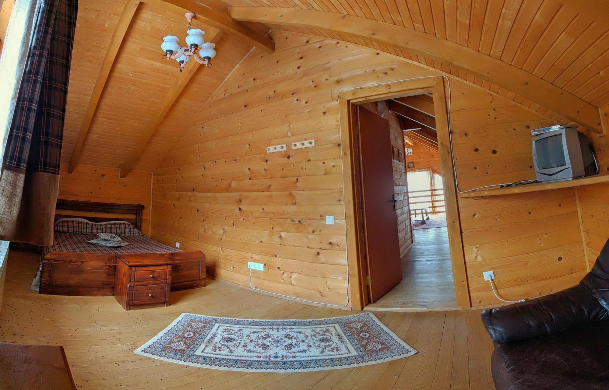 12 Months Estate Guest House Myslovka Phòng bức ảnh