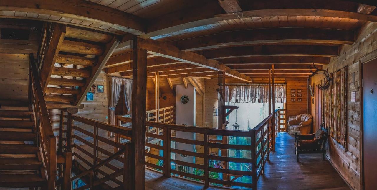12 Months Estate Guest House Myslovka Ngoại thất bức ảnh