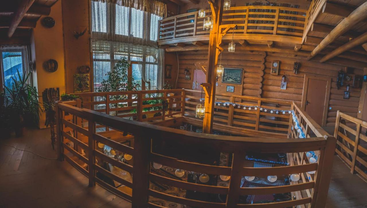 12 Months Estate Guest House Myslovka Ngoại thất bức ảnh